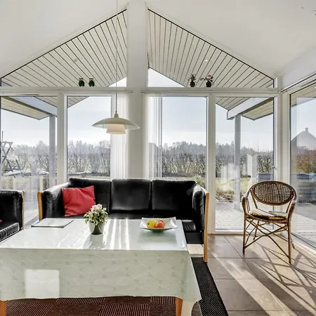Donka - 300m To The Fjord By Interhome Feriehus