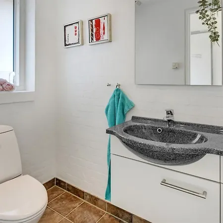 Сasa de vacaciones Donka - 300m To The Fjord By Interhome *